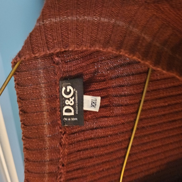 D&G V neck sweater - Picture 2 of 3